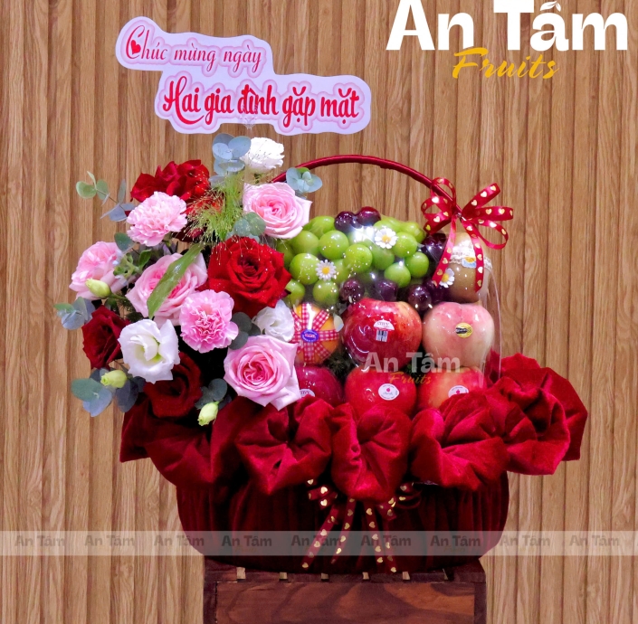 GIỎ TRÁI CÂY PHỐI HOA TONE ĐỎ NHUNG CAO CẤP 