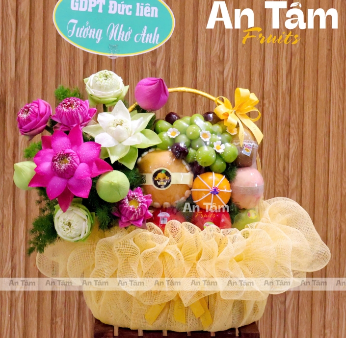 GIỎ TRÁI CÂY MIX HOA SEN THANH KHIẾT TONE VÀNG DÂNG HƯƠNG KÍNH LỄ