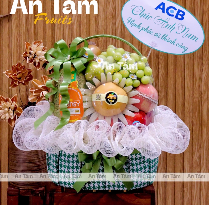 GIỎ TRÁI CÂY MIX TRÁI PHỐI LƯỚI CARO CAO CẤP