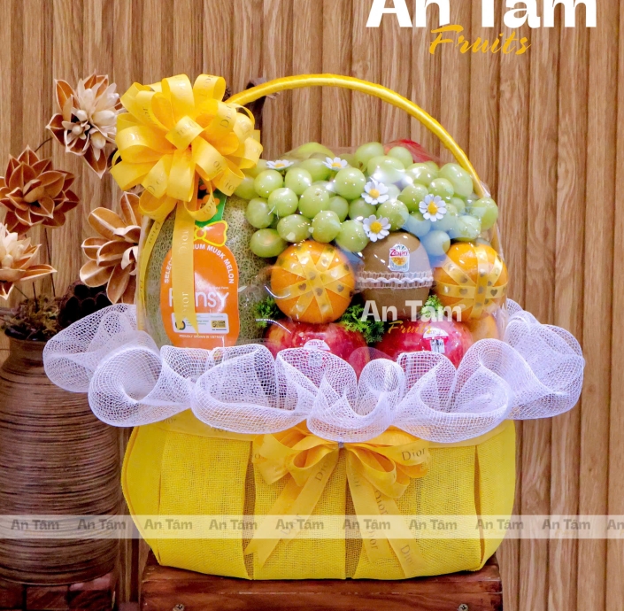 GIỎ TRÁI CÂY TONE VÀNG KÍNH LỄ 
