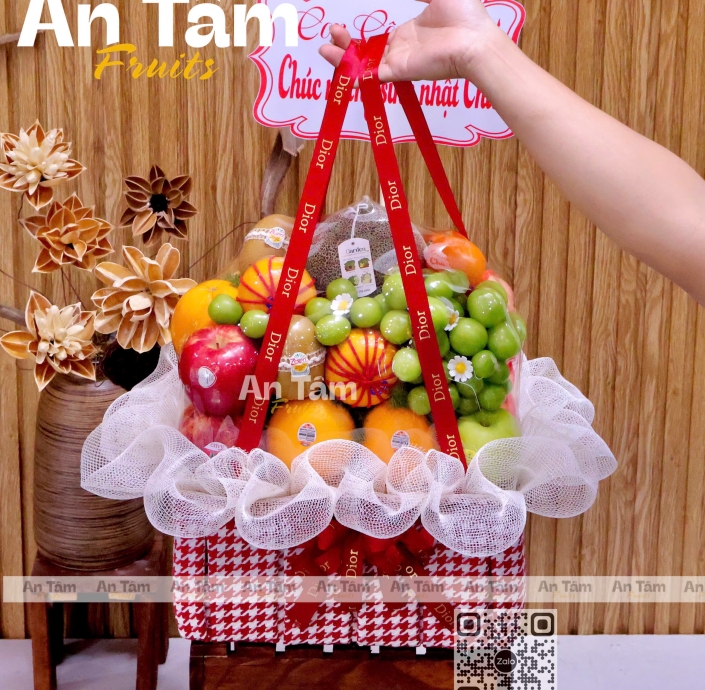 KHAY XÁCH TRÁI CÂY TONE ĐỎ CHÚC MỪNG SINH NHẬT