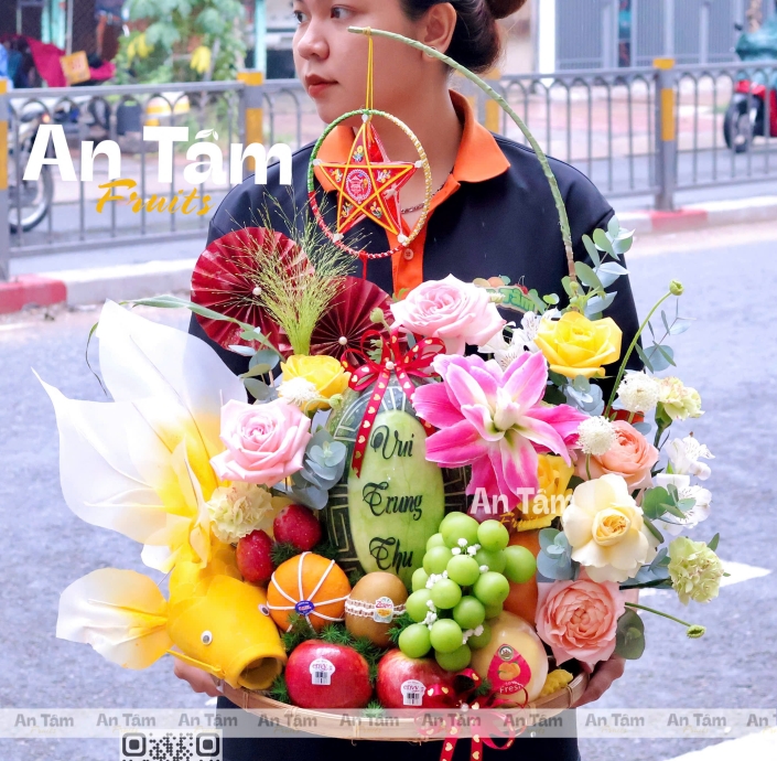 QUÀ TẶNG TRUNG THU KHẮC DƯA THEO YÊU CẦU 